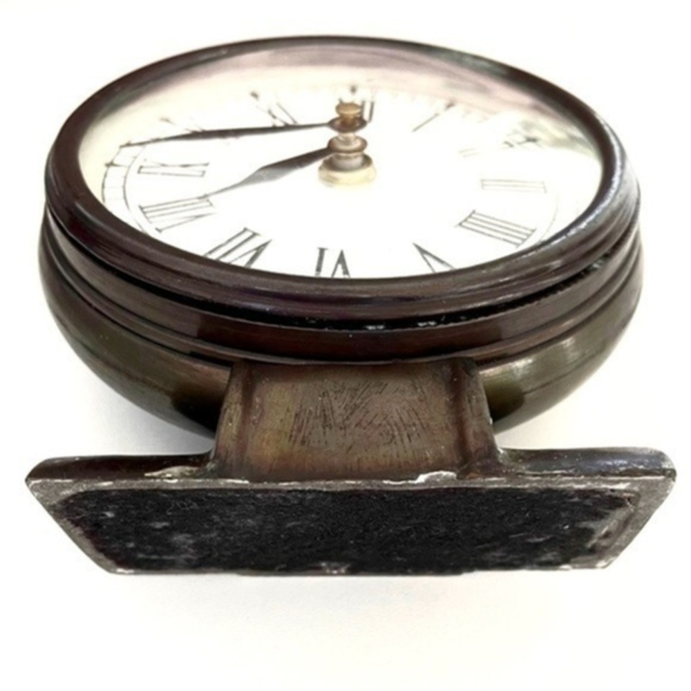 Vintage - Antique Style Table/Desk/Nightstand Metal Clock!
